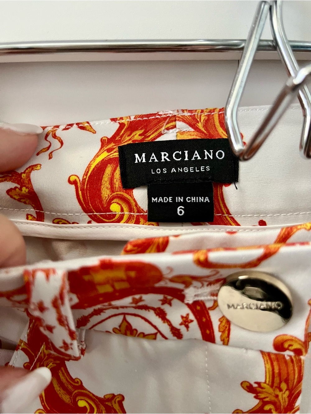 Marciano Los Angeles Baroque Print Cropped Pants | Size 6 | Luxury inspired - Picture 6 of 10